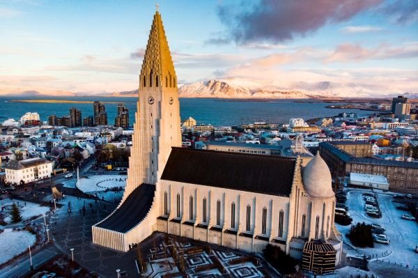 gogo tour Destinations Hallgrimskirkja Church