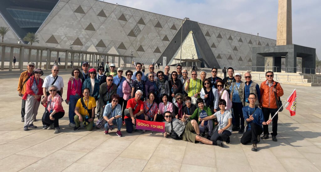 gogo tours group image