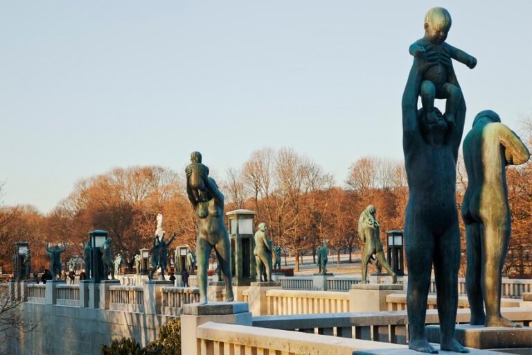 Vigeland Sculpture Park in Oslo